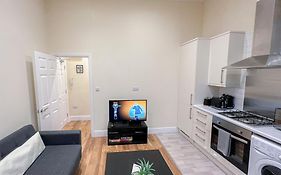 Charming 2-Bedroom Flat In Shepherd'S Bush, Near Hammersmith