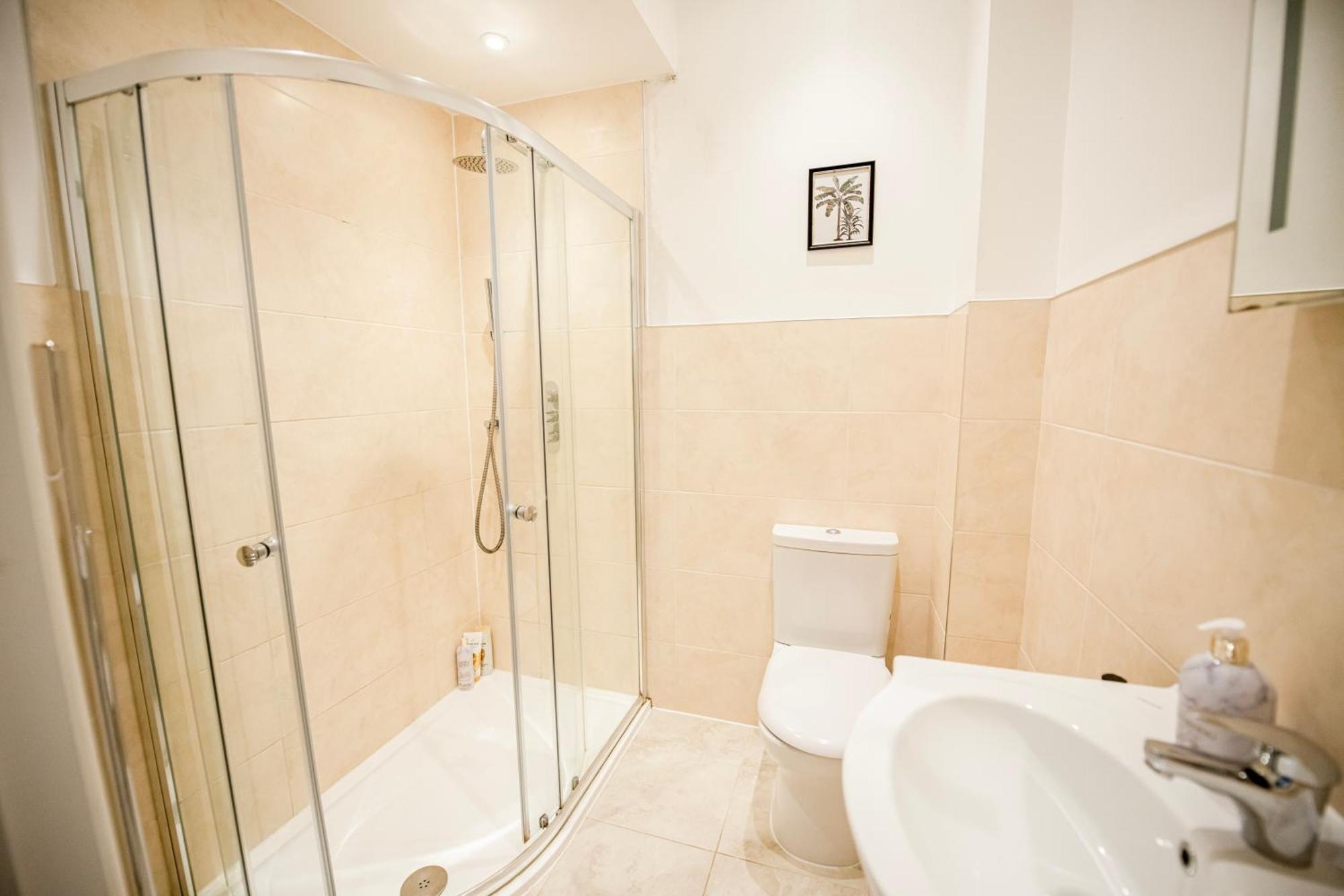 Charming 2-Bedroom Flat In Shepherd'S Bush, Near Hammersmith Londra Esterno foto