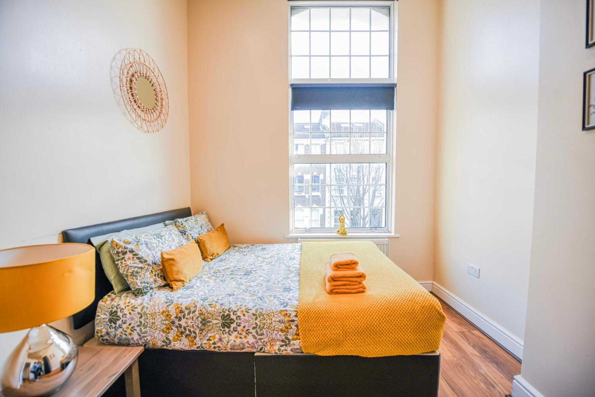 Charming 2-Bedroom Flat In Shepherd'S Bush, Near Hammersmith Londra Esterno foto
