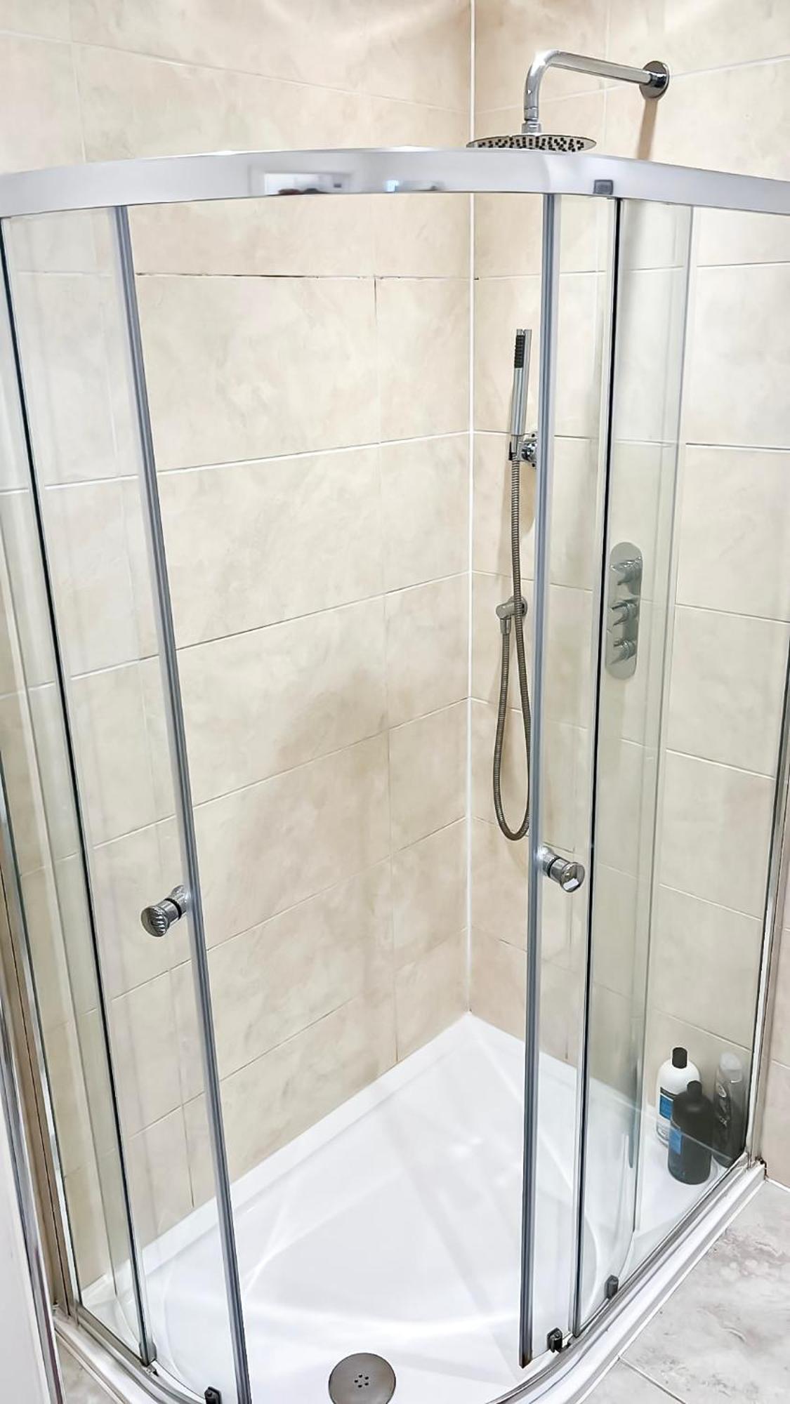 Charming 2-Bedroom Flat In Shepherd'S Bush, Near Hammersmith Londra Esterno foto